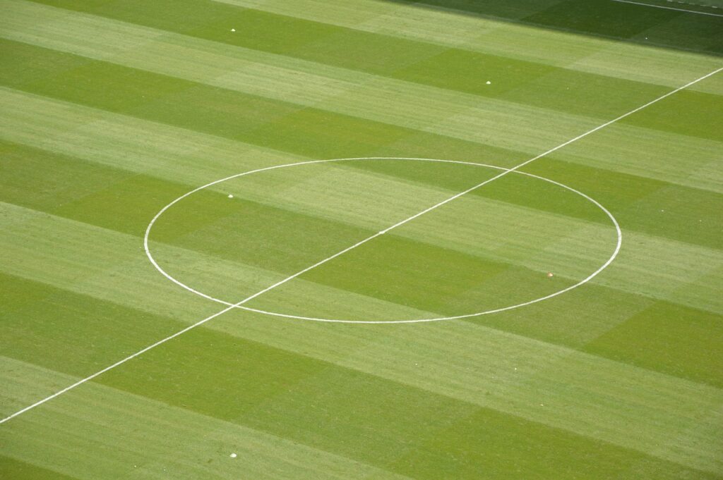 ¿Qué es un volante en futbol? Cancha de futbol.